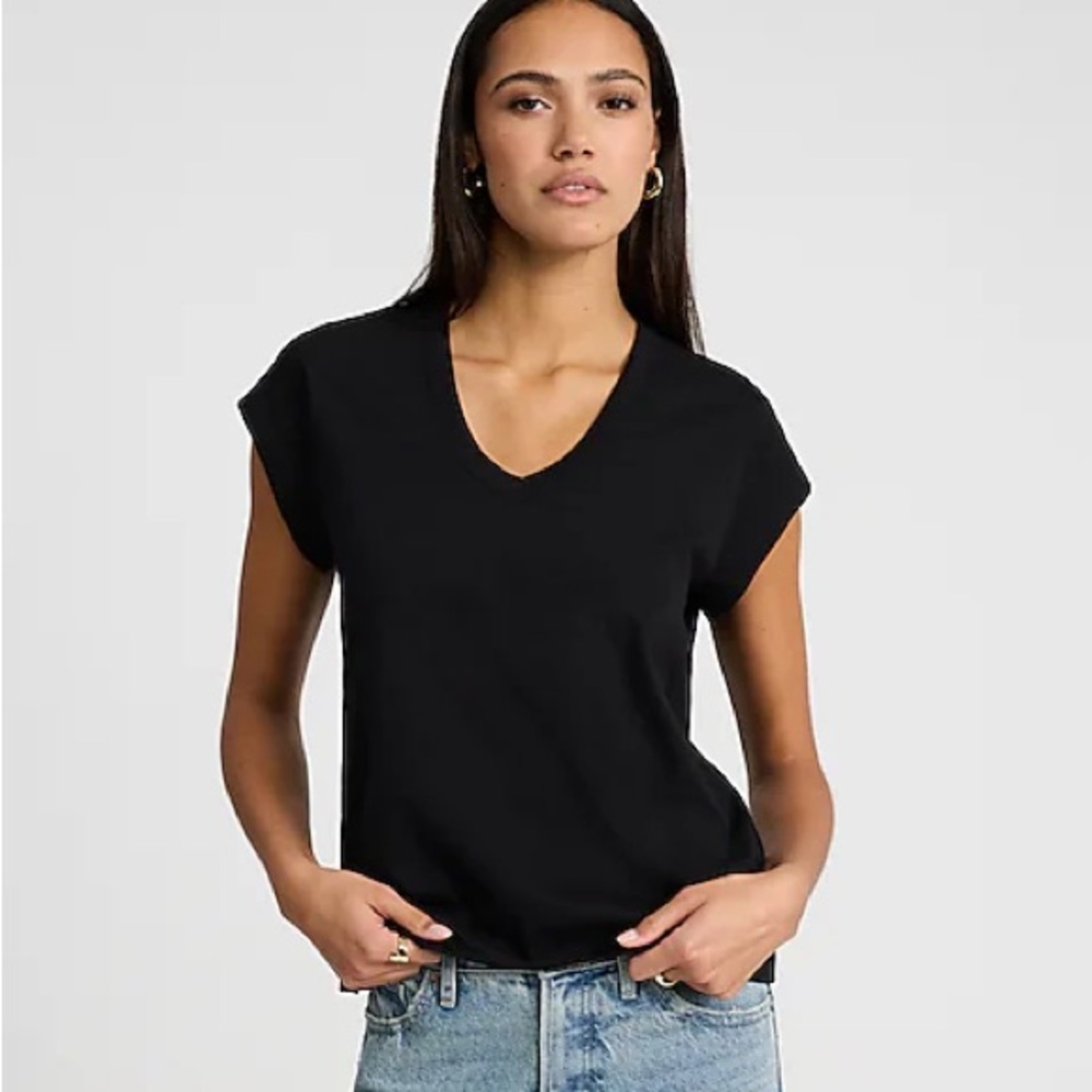 Express Women’s Skimming V-Neck Cap Sleeve Black Shirt